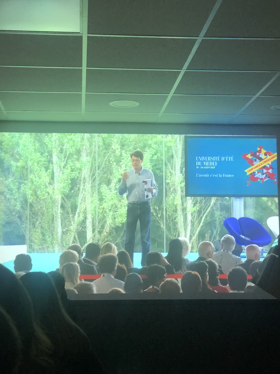 Conférence de <a href="/dr_l_alexandre/">Docteur Laurent Alexandre</a> sur l'intelligence artificielle.#MBADMB <a href="/ArnaultChatel/">Arnault Chatel</a>
