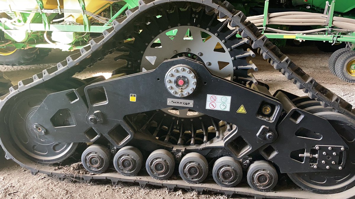 Andrewlee1814's tweet image. FOR SALE  Soucy ST-1000 Tracks  fit JD-S series combines 2018 used for 1500 Ac soybean always shedded tracks are 90% or better. $62,000 obo. Call Andrew 620-218-2500
