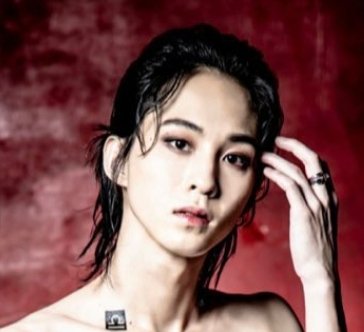 heecheon_____25's tweet photo. なんか似てる https://t.co/wTe972QHT1