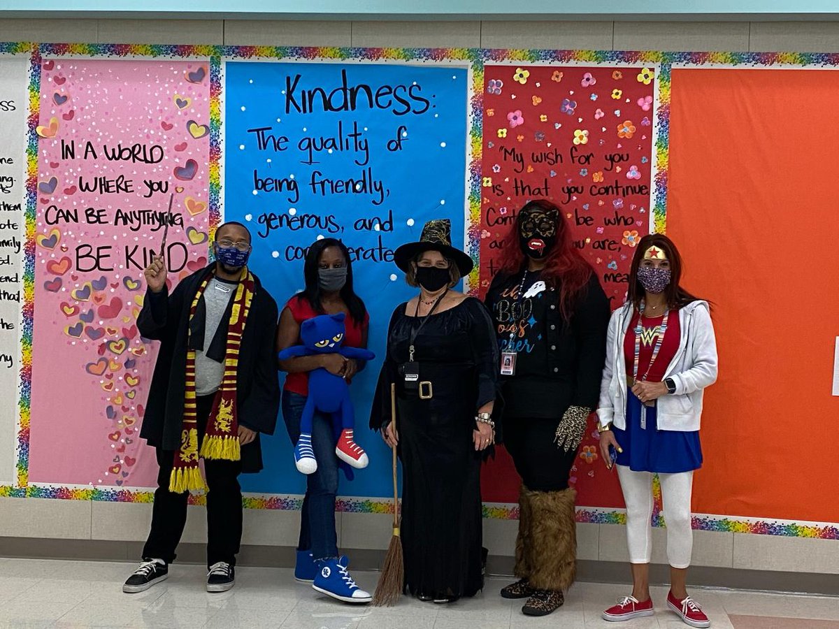 LGE_Owls's tweet photo. It's Character Day @LGE_Owls!  The Owls are having a blast!  #AllInThisTogether https://t.co/Sd88w8zaTX