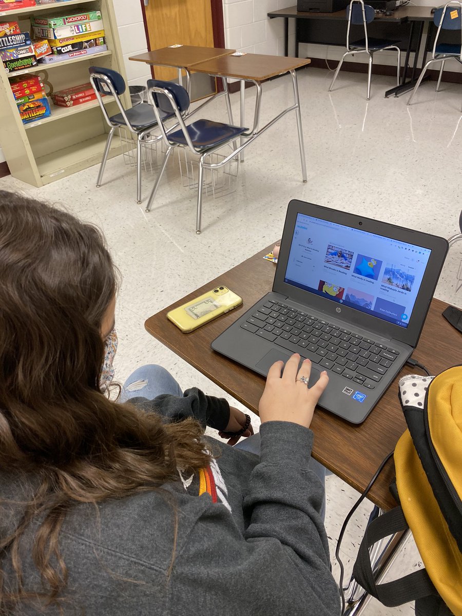 HaloRogers's tweet photo. 📖 GT 8th ELA students are using @wakelet to keep track of their daily reading! Thanks to the Spaces feature, they love that they can view each others’ “What I’m Reading” collections! #welovebooks  #180Daysbookstudy @KellyGToGo @pennykittle @NISDRawlinson @nisdmsela @NISDGTAA https://t.co/LE1EQIbRHc