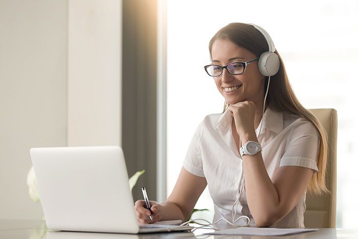 venuesworld's tweet photo. Are you organising a virtual event and want to make sure your attendees have a great experience? Here are 5 tips for getting the most from attending a virtual event. Send to your attendees to set them up for success.  #VirtualEvents #eventprofs #https://buff.ly/37hg3Sk https://t.co/9LOP1cP0Dz