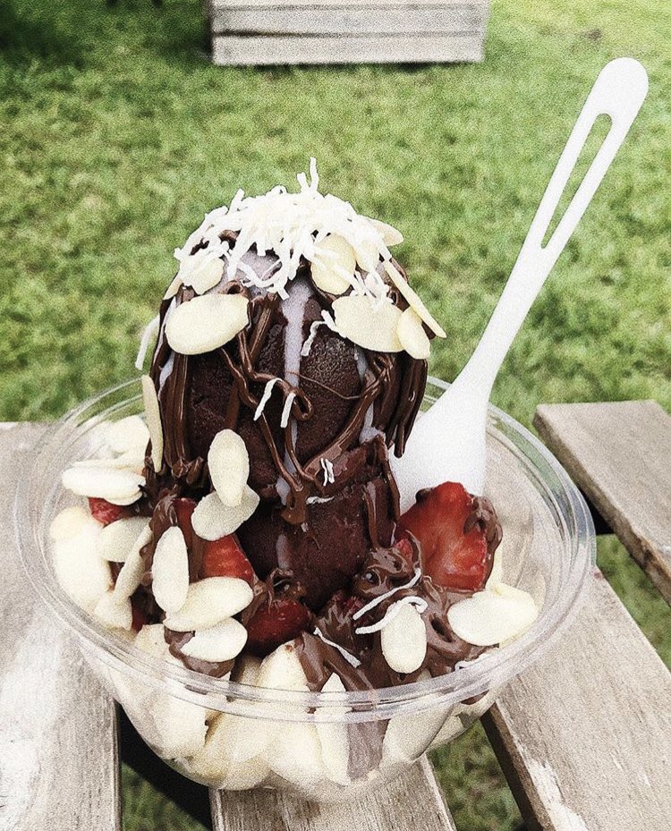purpleoceansfb's tweet photo. 🌴We still haven’t found a combination we don’t like 🙈 Which bowl are you craving?!? Comment below 👇🏽 ~ ALL TRUCKS OPEN 🤙🏽 #tropicalminds 
.
.
.
#purpleoceansuperfoodbar #jointhepurplewave #aroundorlando #orlandolove #orlandoblog #orlandoblogger #orlandoeats #orlandofl https://t.co/xMPFIox19K