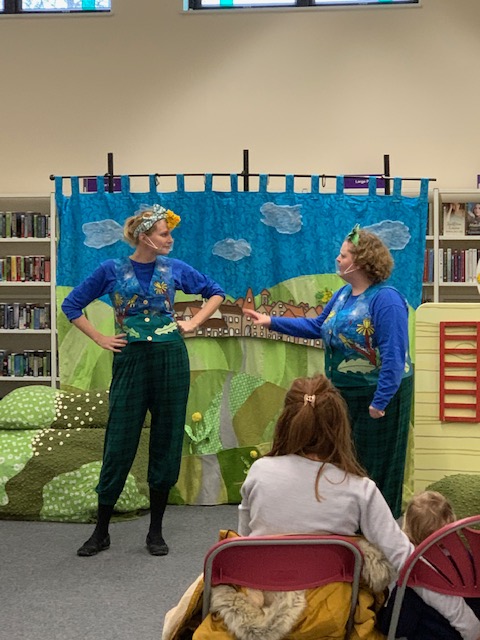 WFlibraries's tweet photo. Wow !!! what a fantastic performance here at #NormantonLibrary @MyWakefield by @topsyturvyltd of #ChristopherNibble #libraries #theatre https://t.co/1qOwCuqbWD