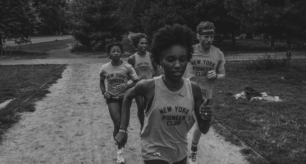 tracksmith's tweet image. Inspired by the legacy of New York Pioneer Club athlete Ted Corbitt &amp;amp; in celebration of 50 years of NYC's marathon – the course for which Corbitt helped plan – we worked w/Black Roses NYC founder Knox Robinson to craft the New York Pioneer Club Collection.
tracksmith.com/pages/new-york…