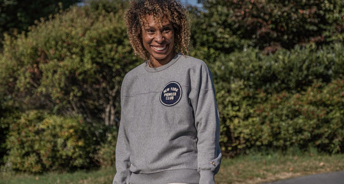 tracksmith's tweet image. Inspired by the legacy of New York Pioneer Club athlete Ted Corbitt &amp;amp; in celebration of 50 years of NYC's marathon – the course for which Corbitt helped plan – we worked w/Black Roses NYC founder Knox Robinson to craft the New York Pioneer Club Collection.
tracksmith.com/pages/new-york…