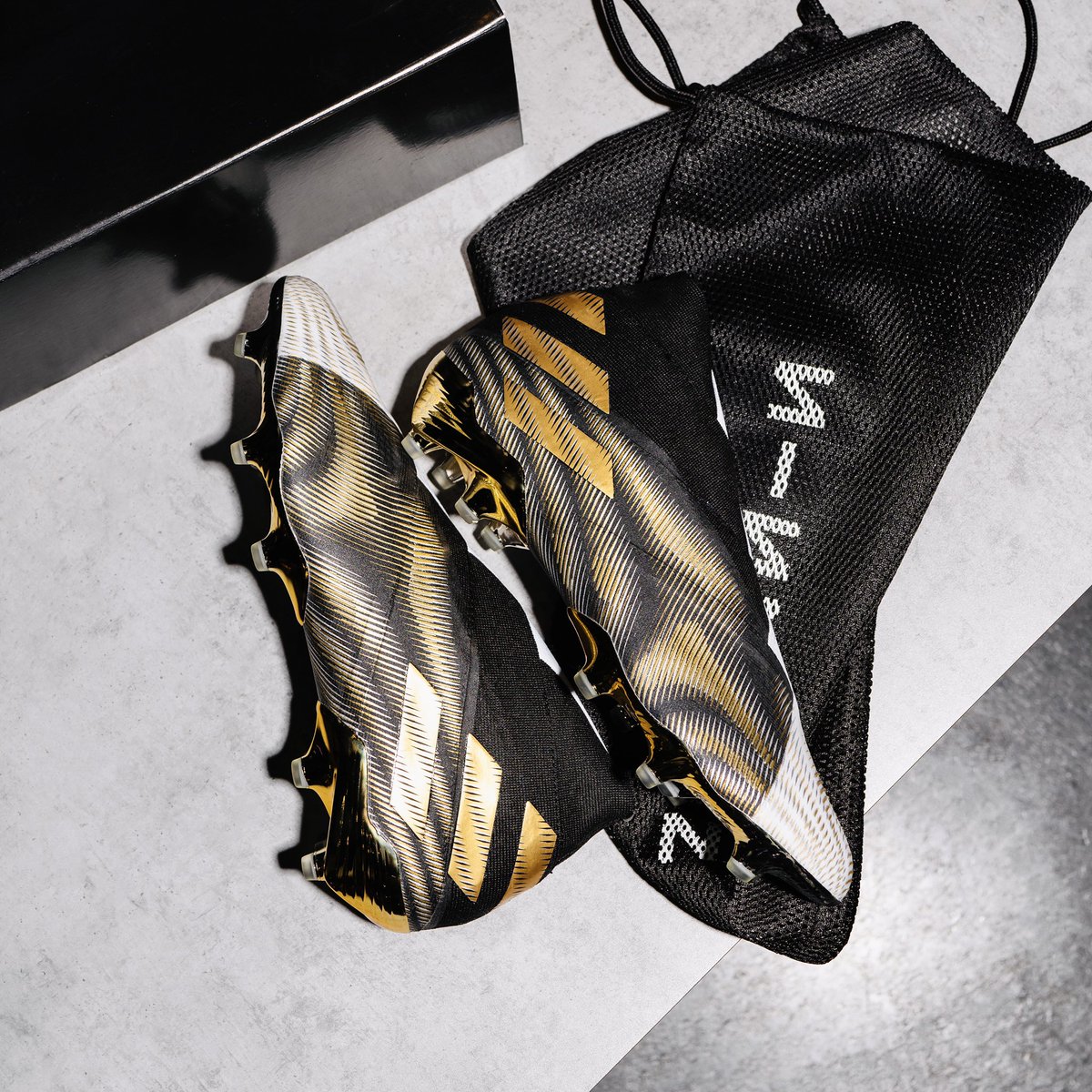 ProDirect_LDN's tweet image. Available in store now at Pro:Direct LDN19 — the new adidas Nemeziz+ “Atmospheric Pack”.
-
Pro:Direct LDN19, 19 Foubert's Place, Soho, London, W1F 7Q