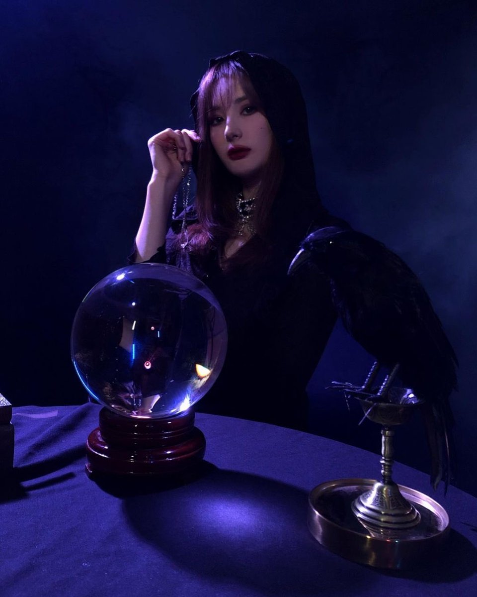 LANA_updates1's tweet photo. 10.30.20 • Instagram • (23.11_)
( Happy Halloween 🔮📿 )
#HICC
#Talk_Talk
#拉娜 #лана
#LANA #라나
#LUMINOUS
@Hicc_LANA
#LANA_TALKTALk https://t.co/kaxjDzGYig