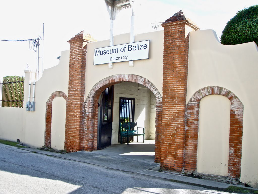 belizehub's tweet photo. Her Majesty's Prison, now known as the Museum of Belize! Come explore the history of Belize at the museum in Belize City.
This museum in the Fort George area of Belize City provides an excellent overview of the story of Belize: https://t.co/6RI7VWplKy
#Belize #BelizeGuide https://t.co/boF8KgMB92