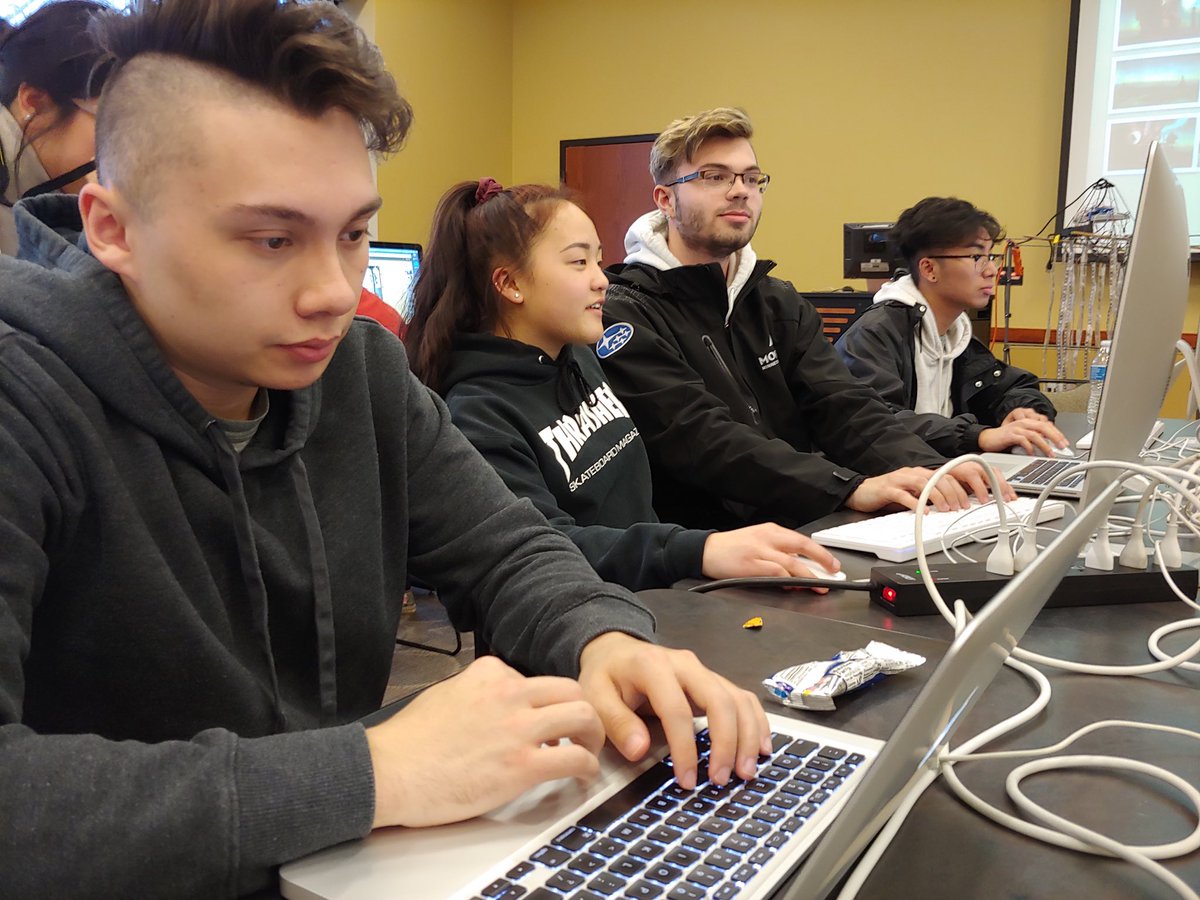 FLOTUS45's tweet image. Proud to share the work of the Multi Cultural Community Alliance (MCCA) in St. Paul, MN in the #BeDrugFree campaign for #PreventionMonth. Over the past year they've trained 200+ youth in multimedia advocacy skills to share messages encouraging their peers to live a drug free.