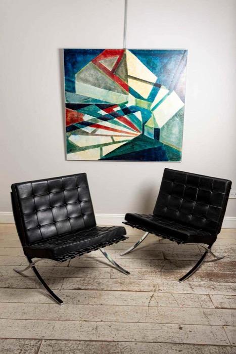 huntvintageuk's tweet image. A new arrival. This stunning pair of 1950s Ludwig Mies Van Der Rohe ‘Barcelona’ chairs come in their original black leather quilted upholstery.
View now: huntvintage.co/seating/chair/…
#1950s #barcelonachairs #vintagechairs