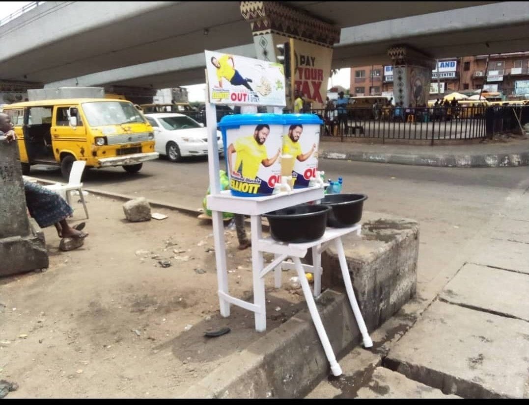 kizento_'s tweet image. Desmond Elliot is anti development, anti Youth and anti #EndSARS

his only development so far👇RETWEET!!
#DesmondIdiot