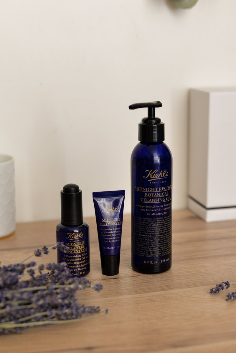AnthoPo's tweet photo. A défaut de sortir à minuit, je vous passe en revue la gamme #MidnightRecovery de #Kiehls ! 🌙🌿
https://t.co/WZNfd8oH5N 👈🏻
Une gamme à 98.6% d'ingrédients d'origine naturelle.
Qui l'utilise ?
#skincare #blogbeauté #anthopom https://t.co/Wko3GJKiS1