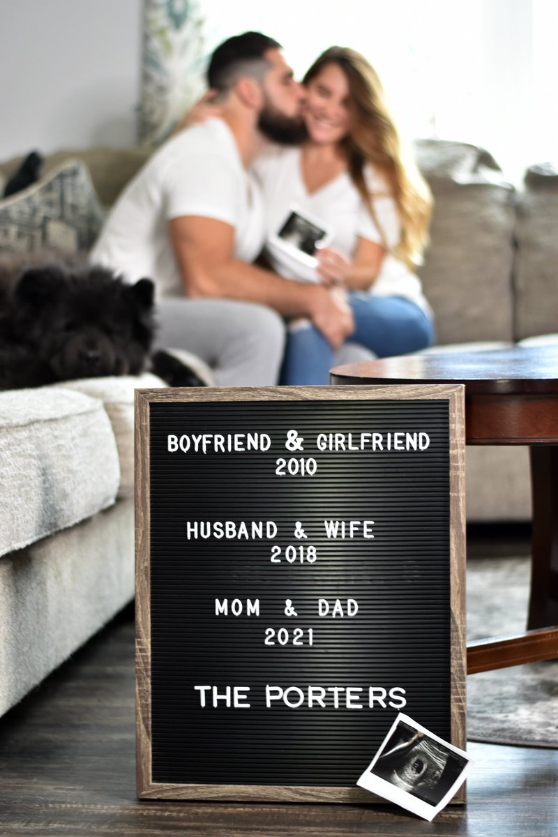x3emilynicole8's tweet photo. So excited I can’t stop sharing the good news! 🥰🥺 we are going to be parents !!! Do I officially get to join #momtwitter now? #firstbaby #pregnancyannouncement #firstimeparents #firstbaby https://t.co/MBH1l8i48G