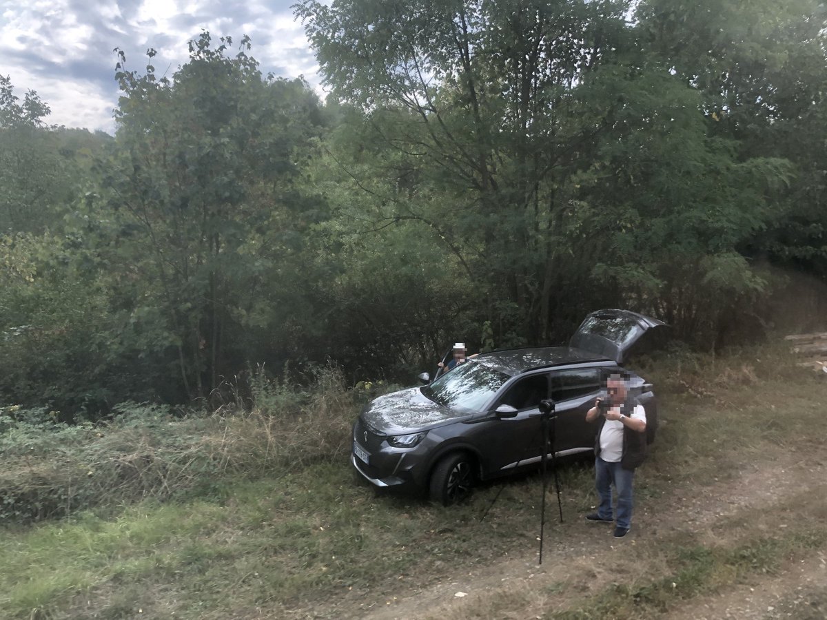 TER_BFC_Trafic's tweet image. Connaissez vous les "Trainspotters" ? 🤔

ℹ️ Ce sont ces passionnés du monde ferroviaire et de photographie

Ils parcourent parfois plusieurs kilomètres pour trouver l'emplacement idéal et réaliser les plus beaux clichés de trains 📸 🚅

Il y a-t-il des #Trainspotters parmi vous?