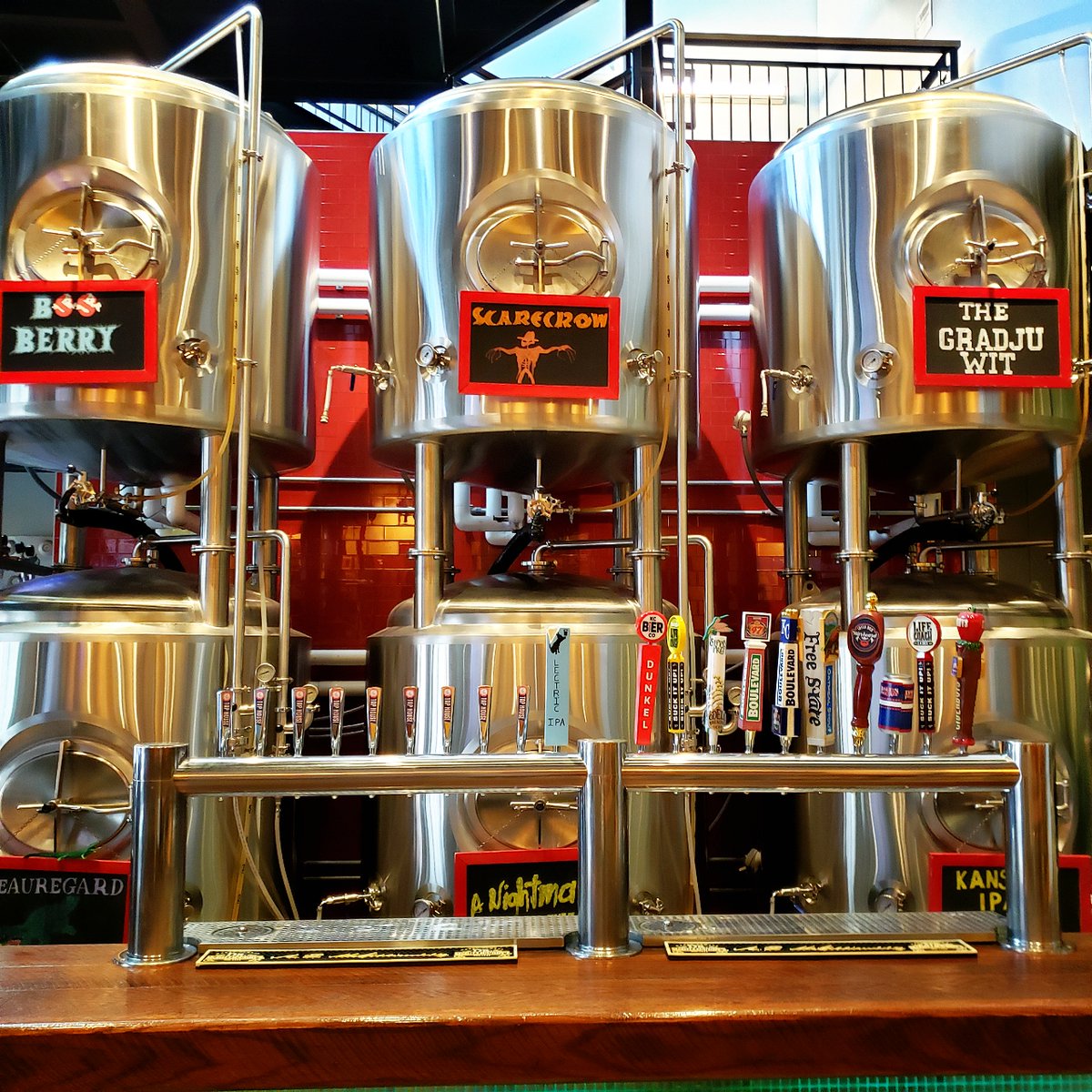 TGTaphouse's tweet photo. Thirsty Thursday means $5 Crowlers ALL DAY LONG!!!
#TapHouse #DowntownMHK #TapHouseToGo #CraftBeer #Brewery #KansasBeer #DrinkLocal #ManhattanKS #DrinkMHK #MHKBeer https://t.co/x3sBgOO53q