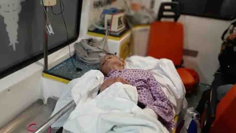 nmammadli's tweet photo. #Armenia rejected to accept 84 year sick Misha Melkumyan who was left helpless by Armenian soldiers in Hadrut and saved by #Azerbaijan soldiers. #Shame https://t.co/a7jrycVizr https://t.co/uqDQXAYcIv