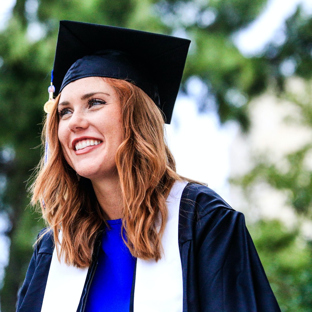 MSAmohawk's tweet photo. Have you booked your grad photos yet?! 📸 Students can book a 10 minute appointment for $20. Visit the link in bio to learn more and book your appointment.
#MSA #LeanOnWe #GradPhotos https://t.co/W9OoJJD0r1