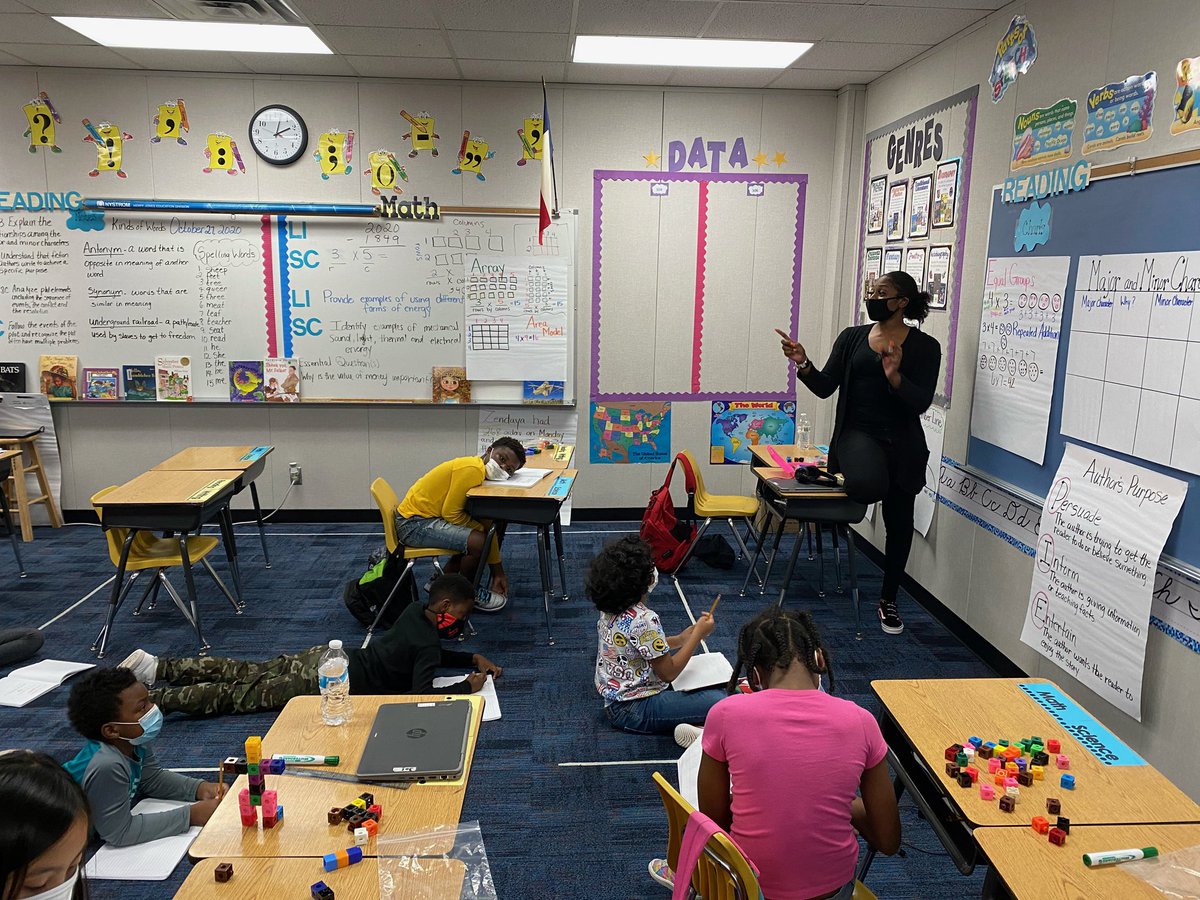 GE_Eagles's tweet photo. Our 3rd grade leaders in small group math! #marvelousmath https://t.co/wXOfcMgqBA