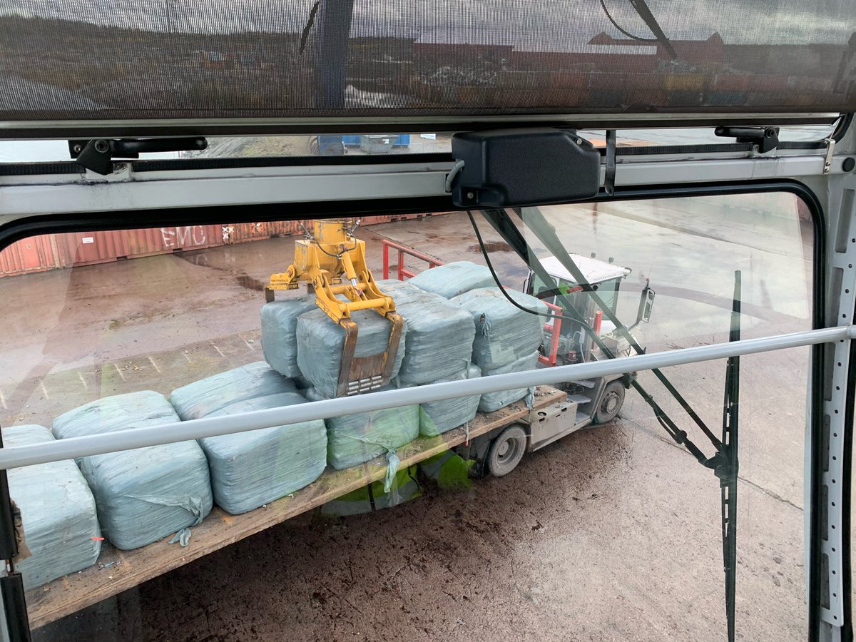 PROBIOENERGY's tweet image. Another successful unloading in #Sweden 
Quality Bales as usual 👌🏾👌🏾
#alternativefuel #energy