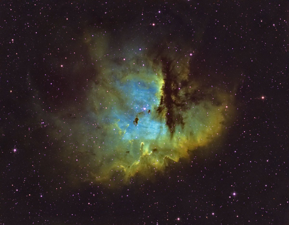 juergenehnes's tweet photo. #AstronomiechallengeAG
Objekt: NGC 281
Teleskop:Skywatcher BKP 200/1000 DS
 Kamera ZWO ASI 1600 MM Pro
Filter Baader H-Alpha, Oiii und Sii
Dargestellt in der Hubble Palette (SHO) https://t.co/QwOiE1N46G