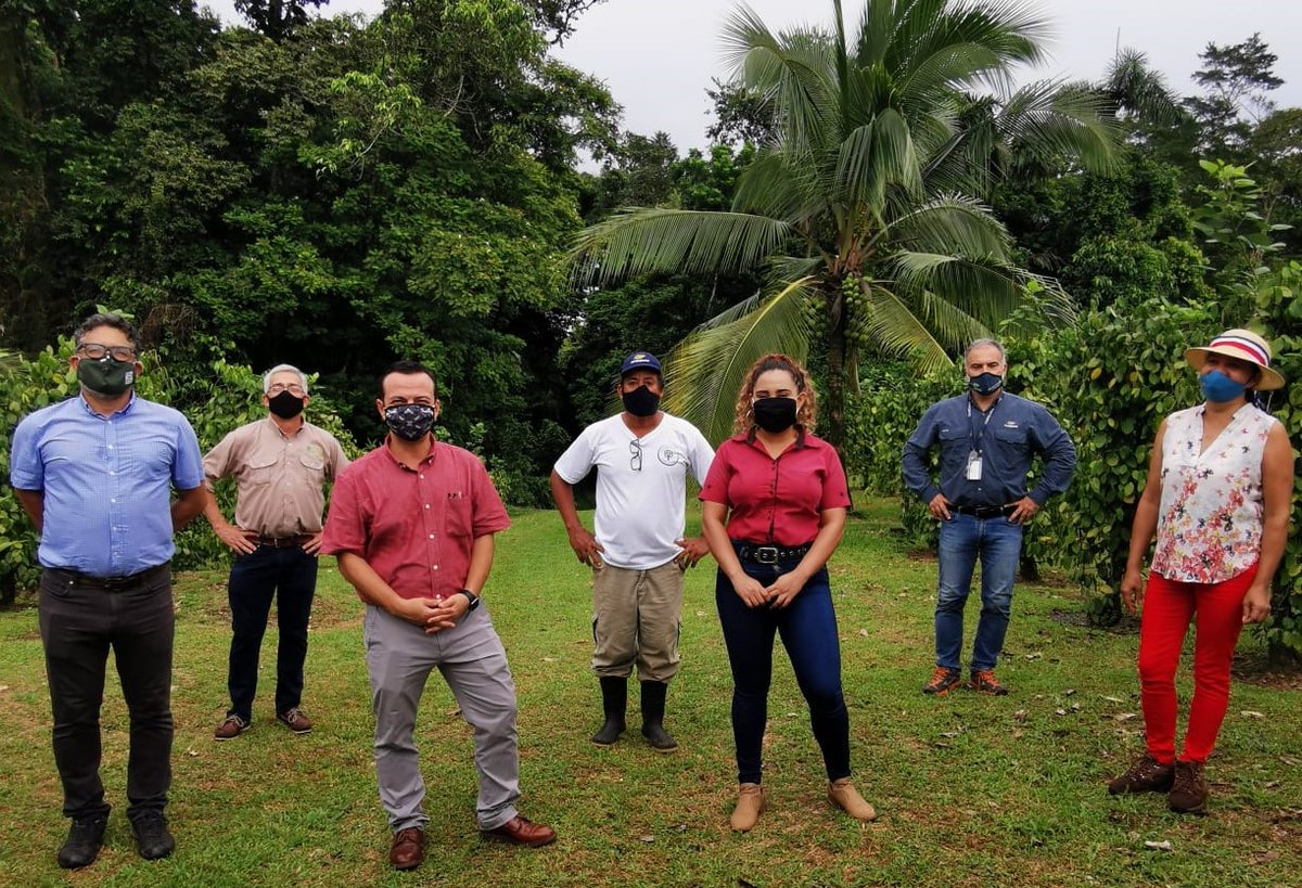 FundecorCR's tweet photo. Turistas podrán compensar huella de carbono de sus viajes. Ayer se lanzó esta iniciativa en Finca El Jícaro-Sarapiquí, a quienes brindamos asistencia técnica en el diseño del bosque, restauración del corredor ribereño y plantación basada en la forestería análoga. https://t.co/AXTTU8WIRv
