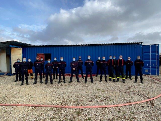pompiers36's tweet photo. [FORMATION]
La formation des formateurs @pompiers36, encadrée par la société #Efectis, est en cours suite à l’achat du nouveau caisson #flashover de chez #Saphire.
  @Indre36 @eric_belgioino  #formation #pedagogie #APC https://t.co/ucC7RnVcLq