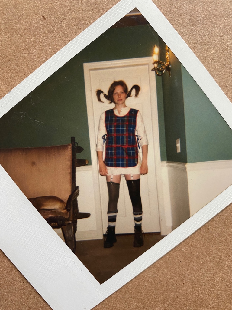 LauraPrepon's tweet photo. Every redhead has to do Pipi at one point in their life 🤷🏻♀️! #ThrowbackThursday 🎃 #PipiLongstocking #tbt https://t.co/udVdFOHQ4Q