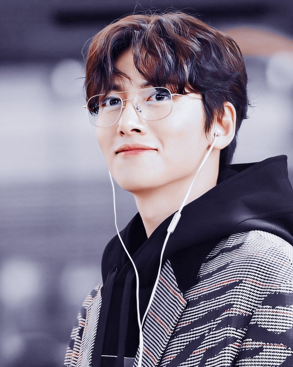 H_A_S_S_N_A_1's tweet photo. how does he manage to look so effortlessly handsome — ⚔

─── ･
#JiChangWook https://t.co/KBVATIOKAy
