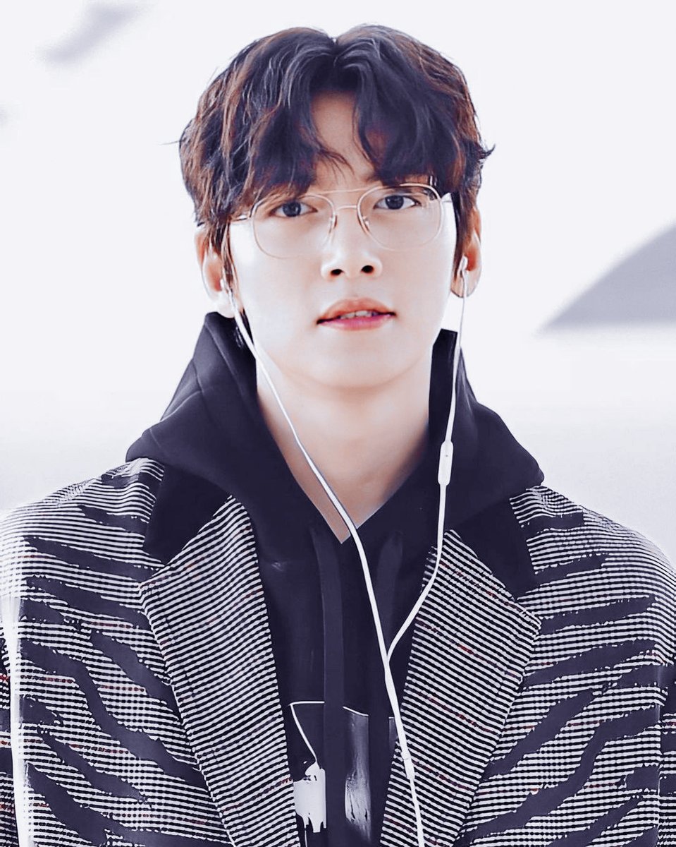 H_A_S_S_N_A_1's tweet photo. how does he manage to look so effortlessly handsome — ⚔

─── ･
#JiChangWook https://t.co/KBVATIOKAy
