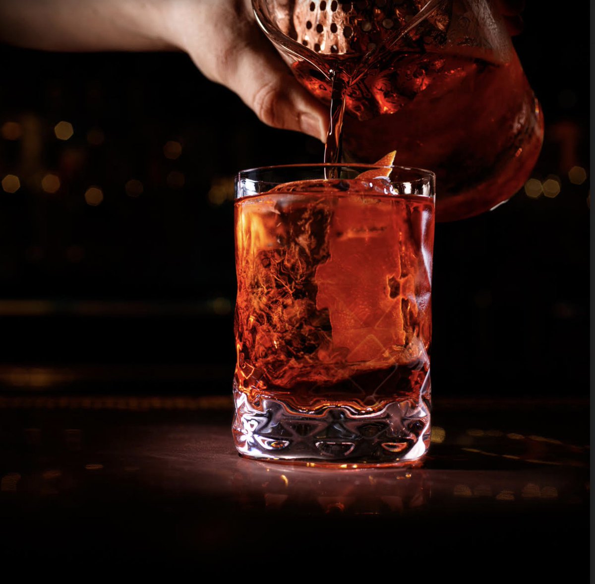 nickkokonas's tweet photo. It's here...

The Office:  Classic Cocktails.

From the bar named best in the US.

These are the ones you've been asking for: easy to make, beautifully shot, learn why they work not just how.

Great gift for yourself or someone who loves the classics.

https://t.co/lkiBpJaCxk https://t.co/XxdjVkyQkY