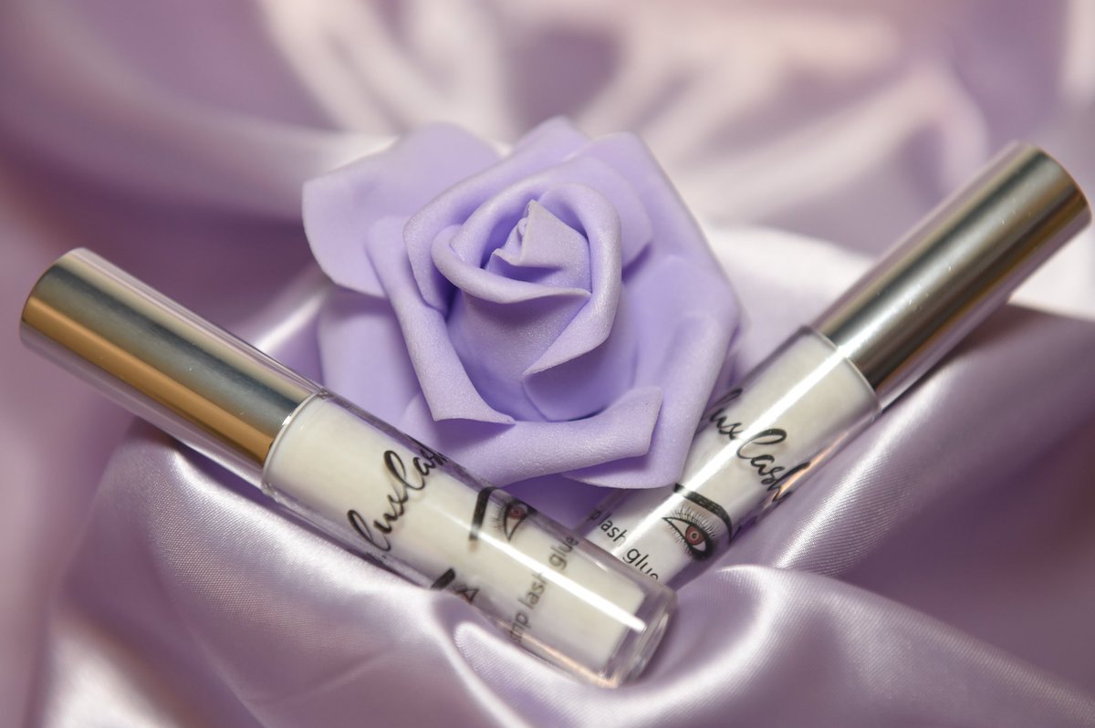 Be_luxlashes's tweet photo. Lash glue also available 💜 tune in🤍

•
#thursdaymorning #explorepage #lashbabe #lashes #beauty #beautyblender #makeup #makeupartist #RETWEEETME #supportsmallbusiness #supportlocal #be_luxlashes https://t.co/QRKzHVibHD