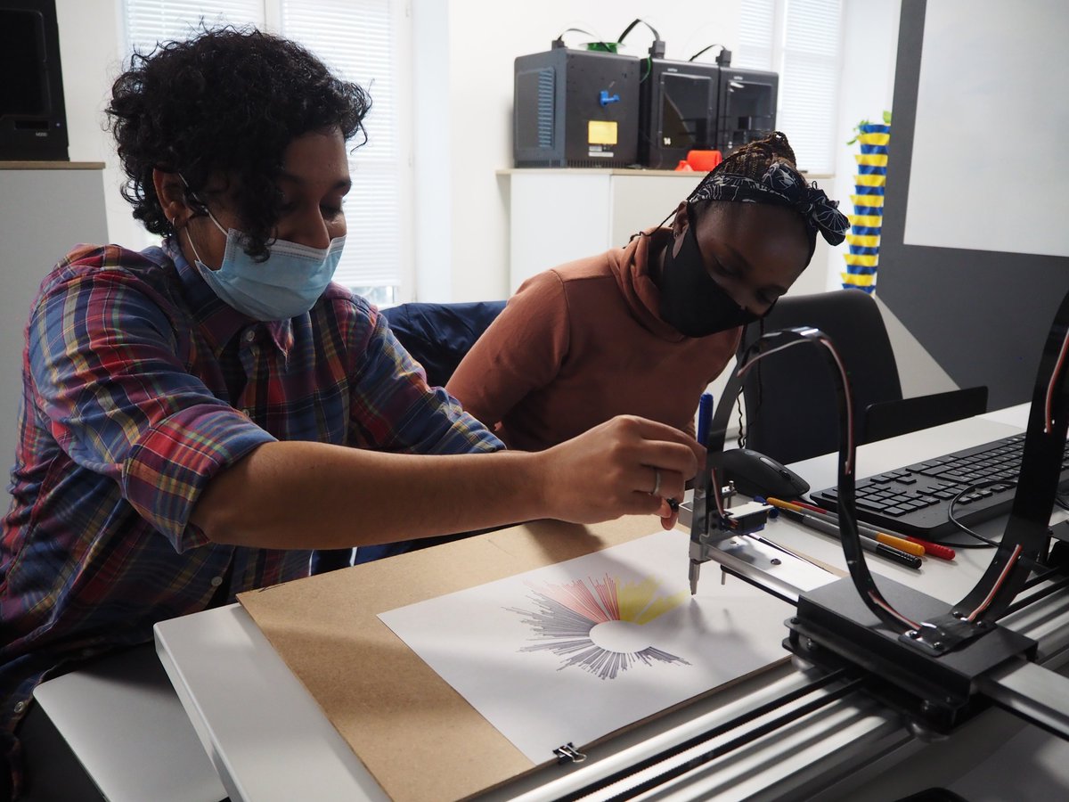 makers' lab emlyon tweet media