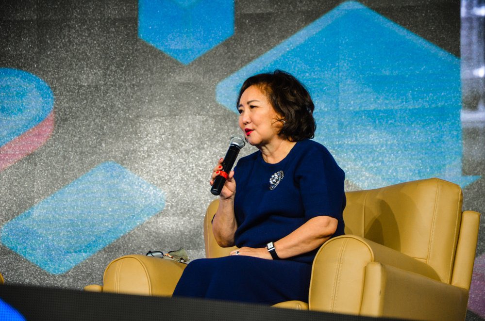 "Петровис" Ж.Оюунгэрэл: 

8 настайдаа аавыгаа алдсан би маш ядуу өссөн. Сургуулийнхаа ганган хүүхдүүдийг хараад "Би ирээдүйдээ хэзээ ч ядуу хүн болохгүй" гэж өөртөө амалсан.