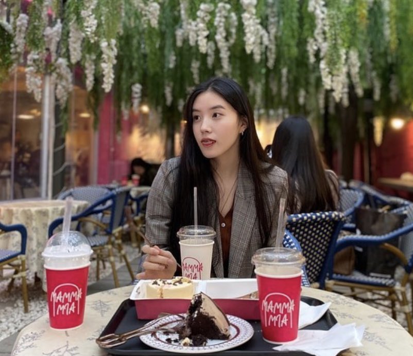 Follow-up pictures from the previous post. You know what I deserve? Dessert. 🧁