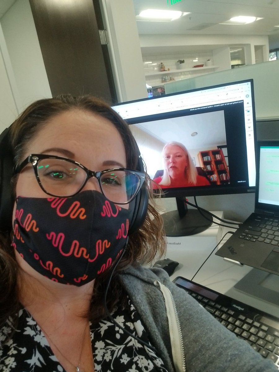 PaulaMT93's tweet image. Hanging on every word with @lucybrazier during #officedynamics 27th annual #adminconf