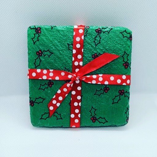 HippoandBird's tweet photo. #Christmas #coaster, #decoupaged with #Christmas #style #print. Ideal for using at #Christmas for your #hot #chocolate or a #favourite #Christmas #drink by #hippoandbird1807
#etsyshop #luxury #luxurylifestyle #lifestyle #love #cotswolds #cotswoldlifestyle #lovelife #homeliving https://t.co/p7HmNZ7Njb