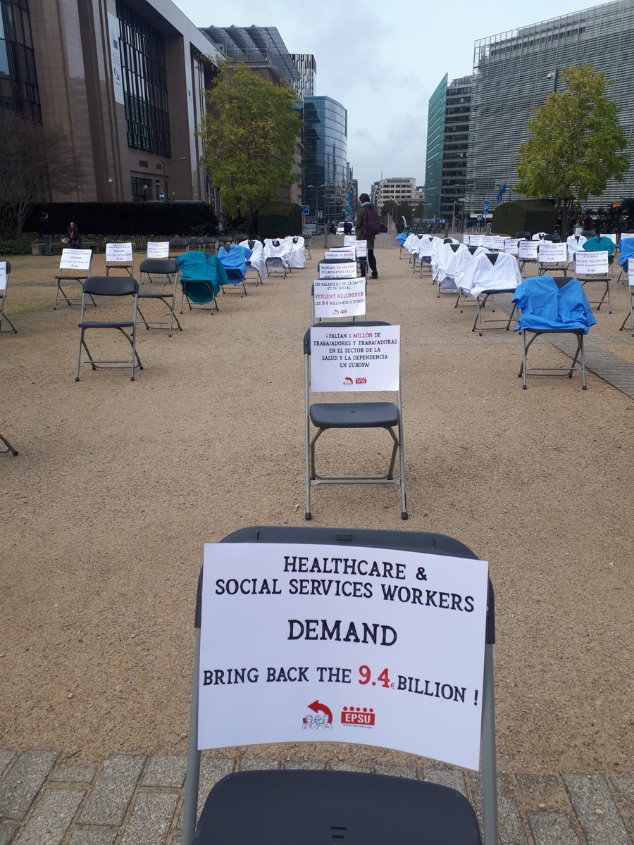 EUHealthNetwork's tweet photo. Today there were actions in +20 EU countries for the European health Action Week to demand better work conditions for our frontline healthworkers 
Together with @EPSUnions @PHMglobal @ituc and many more organizations
Solidarity with all the healthworkers!! https://t.co/bUSfGyJQh6
