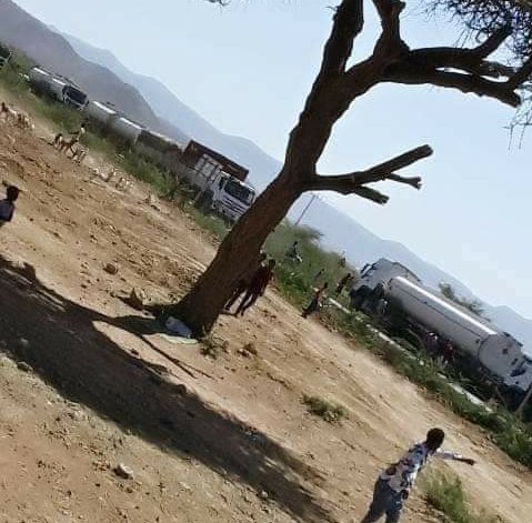 HeraldJig's tweet image. Massive #SomaliProtests in many areas of the region denouncing the killings of at least 27 ppl by security forces in western Sitti Zone in 2 days. The protesters in Ayshea town also disrubted the main im/export corridor that connects #Ethiopia to the Djibouti Port. #SittiMassacre