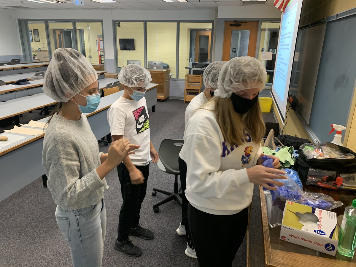 Aaron Marnstein (@marn_pe_atc) on Twitter photo 2nd period #ProspectExPhys jumped into action to help the Spud Family. <a href="/KnightsofPHS/">Prospect High School</a> <a href="/PHS_KnightsPE/">Prospect HS PE</a> #ProspectExPhys <a href="/District214/">District 214</a> #phslearns 2nd period #ProspectExPhys jumped into action to help the Spud Family. <a href="/KnightsofPHS/">Prospect High School</a> <a href="/PHS_KnightsPE/">Prospect HS PE</a> #ProspectExPhys <a href="/District214/">District 214</a> #phslearns