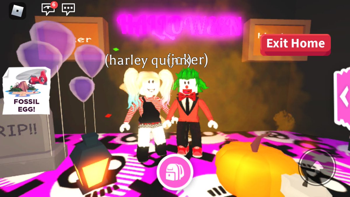 chrisara123's tweet photo. #AMTrickOrTreating 
 We dressed up as Harley quinn and the joker
Usernames: tiara24561 and sadafkhan2
Have a nice halloween in adopt me👻😁❤ https://t.co/e6rjlLIFgm