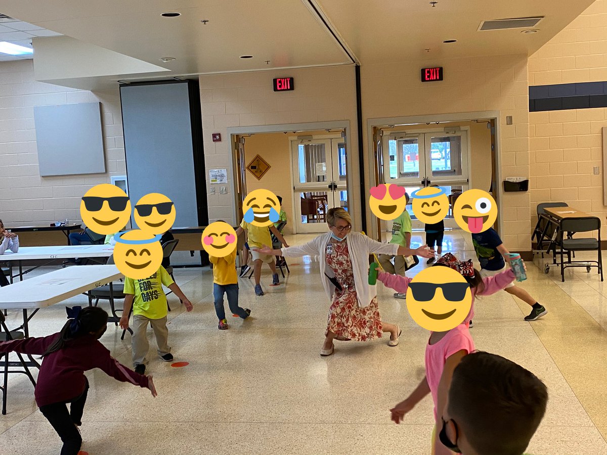 educatorjedi's tweet photo. #leadership is doing lunch duty even if you’re the principal because that’s what needed each day #DoDEAMAD #DoDEALeads https://t.co/3KEv69cRKg