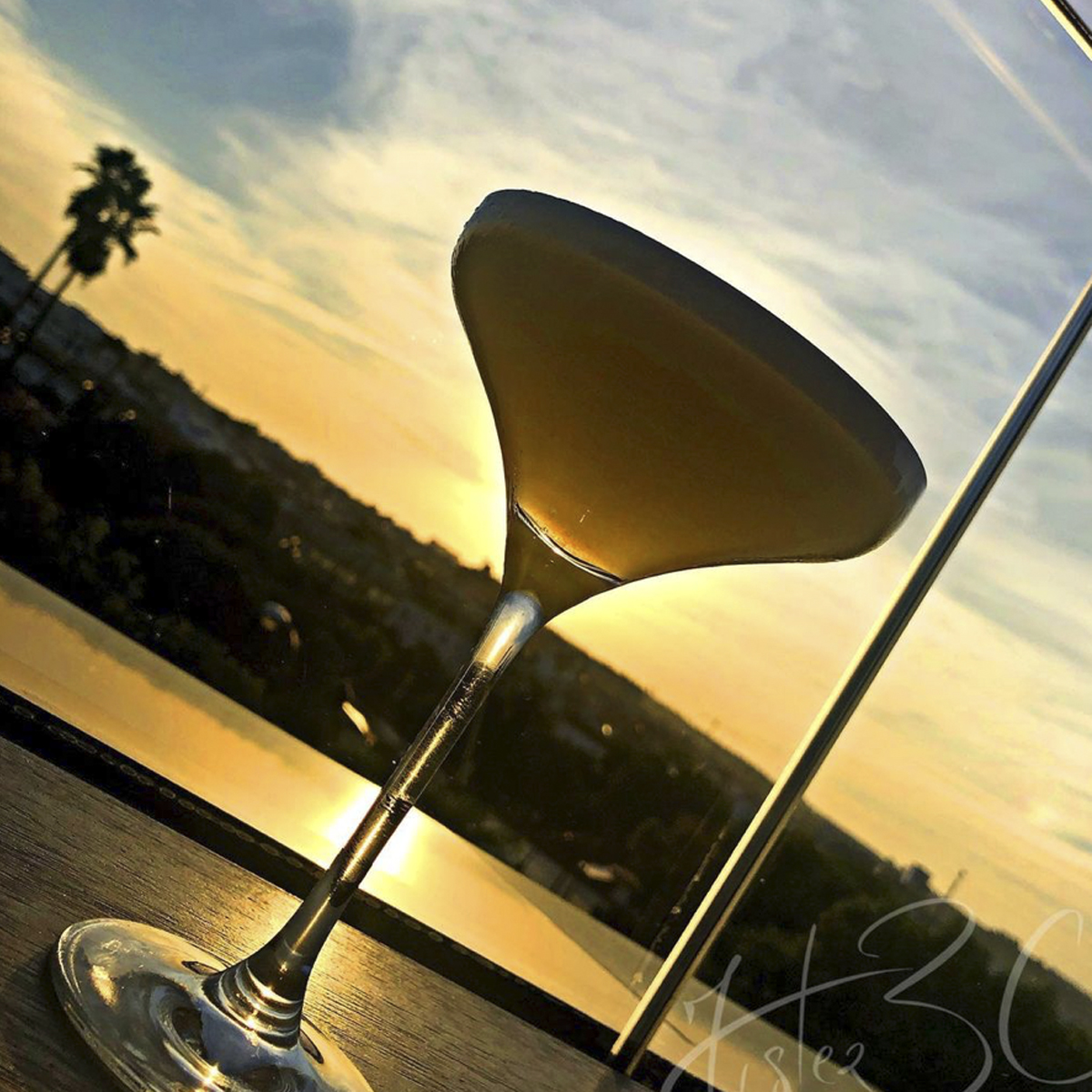 KivirSkyline's tweet photo. ¿Y si aprovechas esta preciosa👌 tarde con un buen cóctel🍸 en 📍Kivir Skyline? ⁣
⁣
Te aseguramos que con nuestras vistas🌇 y nuestro ambiente, todo sabe mucho mejor. 😉⁣
⁣
📸 @mister_b_c⁣ https://t.co/njBfuBS8Cw