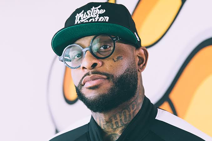 37. Royce Da 5'9"He is half the bad meets evil duo and with the way he steers the mic and subdue every beats he gets, you can't just toss him away. Talk cadence+delivery+bars. 5'9" is top tier.