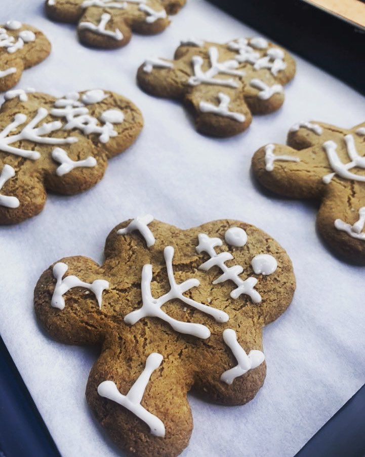 SBCoffeehouse's tweet photo. #Vegan & gluten friendly GINGER DEAD MEN. #Mississippi #StrangeBoo #Halloween https://t.co/CRz2LS2tMu