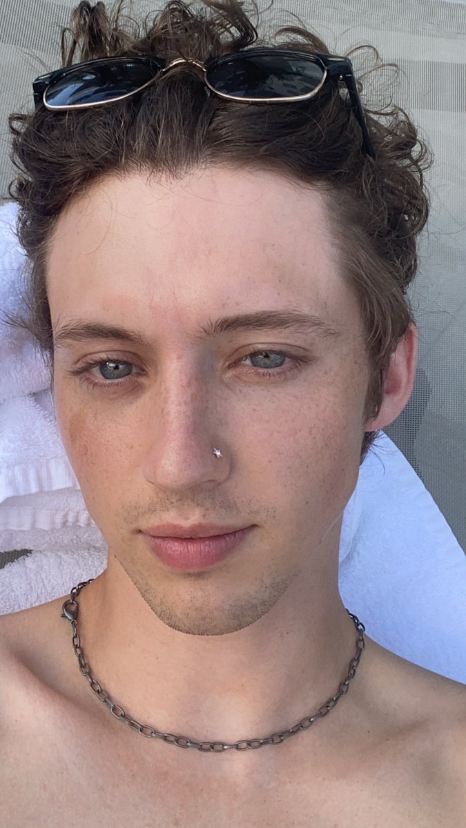 troyesivan's tweet image. 