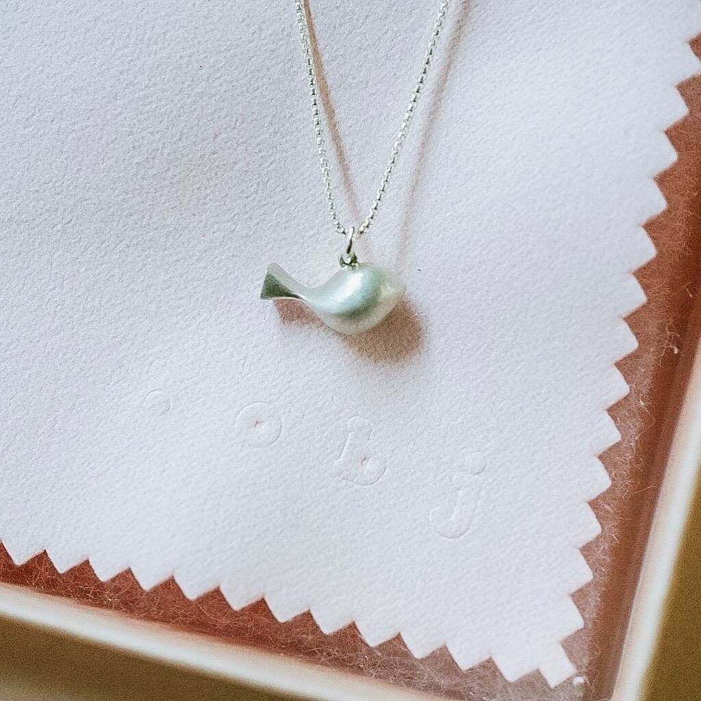 laobjeteria's tweet photo. One of the questions I get all the time is about what to do to keep your jewelry shiny and pretty all year long. Well, I have some quick tips for you today:

Don’t sleep, shower or go swimming with your jewelry on - I know, sometimes you just want someth… https://t.co/URV0hMXSlo https://t.co/wiNLiFeeee