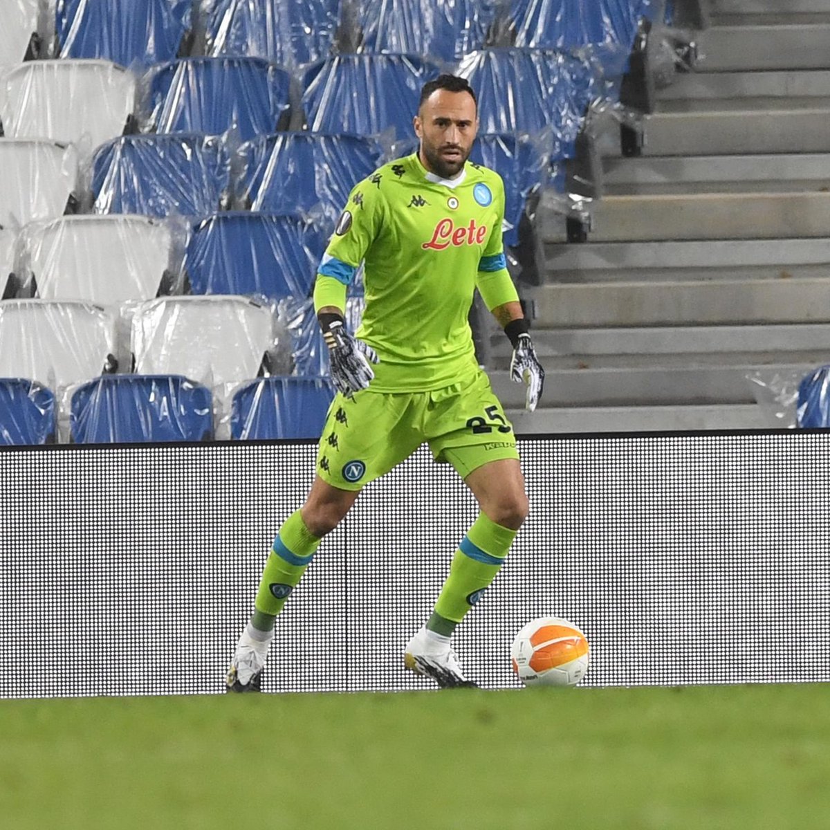 Fut_Col_Ext_loc's tweet photo. #EuropaLeague #Jornada2 #GrupoF
🇪🇸 Real Sociedad 0 - 1 🇮🇹 SSC Napoli
🇨🇴  David Ospina #PartidoCompleto en SSC Napoli https://t.co/vjQkSzE5Z0