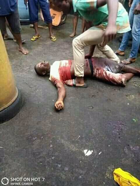 SolomonMazi's tweet photo. Killings everywhere in obigbo, ikwuocha by the zoo military. The zoo military are killing our young men for no reason. Let the whole world be alerted of  what is going on here In obigbo.
@MaziNnamdiKanu @IpobKanu @UN @UK @EU https://t.co/mL55XTrL4Q