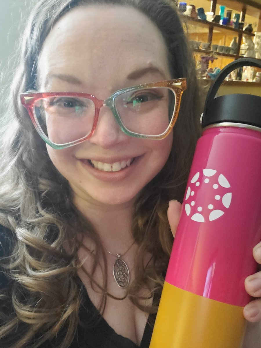 MrsAdamsTech's tweet image. So happy to show off my cool swag from @CanvasLMS and #canvascon2020!